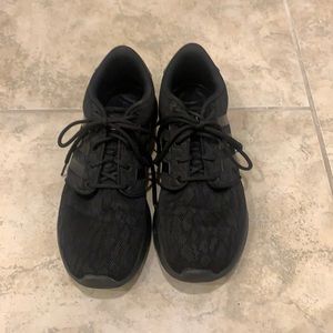 Adidas black cloud foam size 9